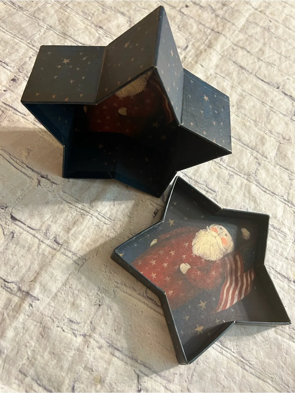 THE LINDY BOWMAN COMPANY STAR SHAPED CARDBOARD DECORATIVE FOLK ART STORAGE BOX